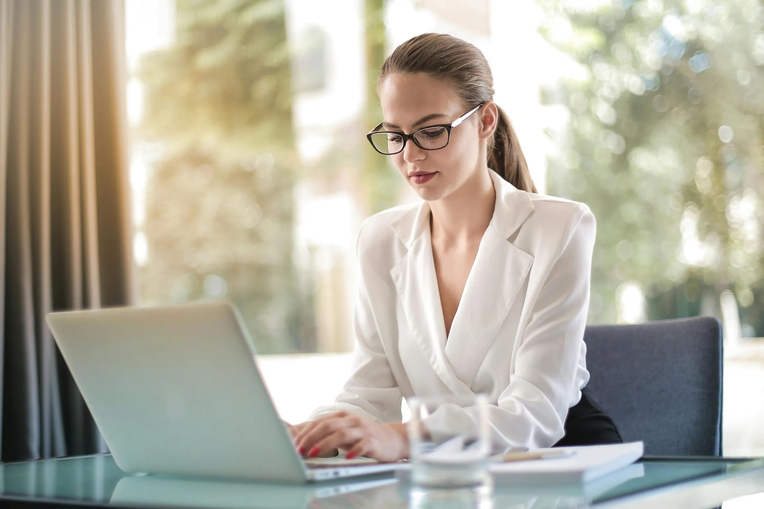 Discover essential digital tools every tech-savvy Virtual EA (Virtual Executive Assistant) should master to enhance productivity, streamline workflows, and support executives efficiently.